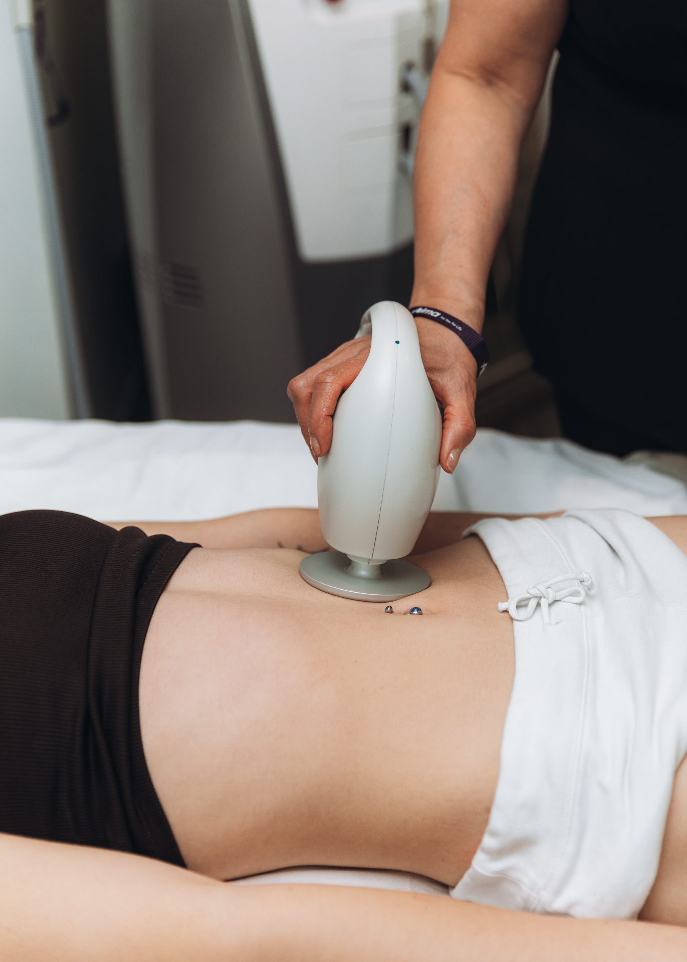 Radiofrequency stomach contouring at HBL Spa